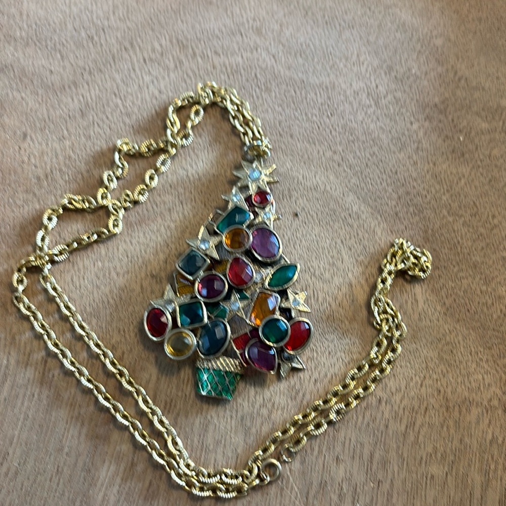 Vintage Gold Tone Enamel Rhinestone Christmas Tree Pendant Necklace